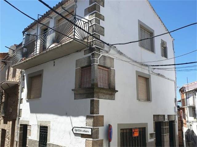 Casa adosada en Venta en Calle Colón de Villamiel,