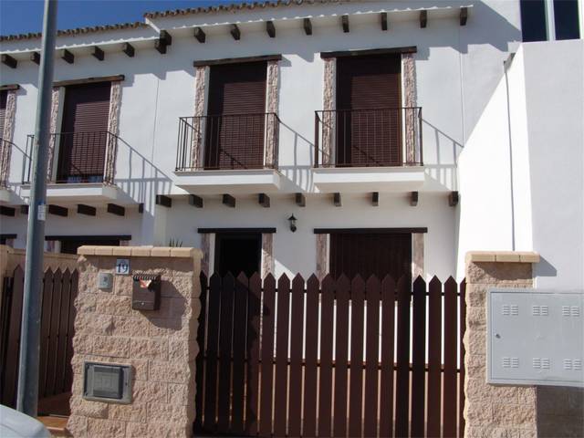 Casa adosada en Alquiler en Calle Aragón de Lebrij