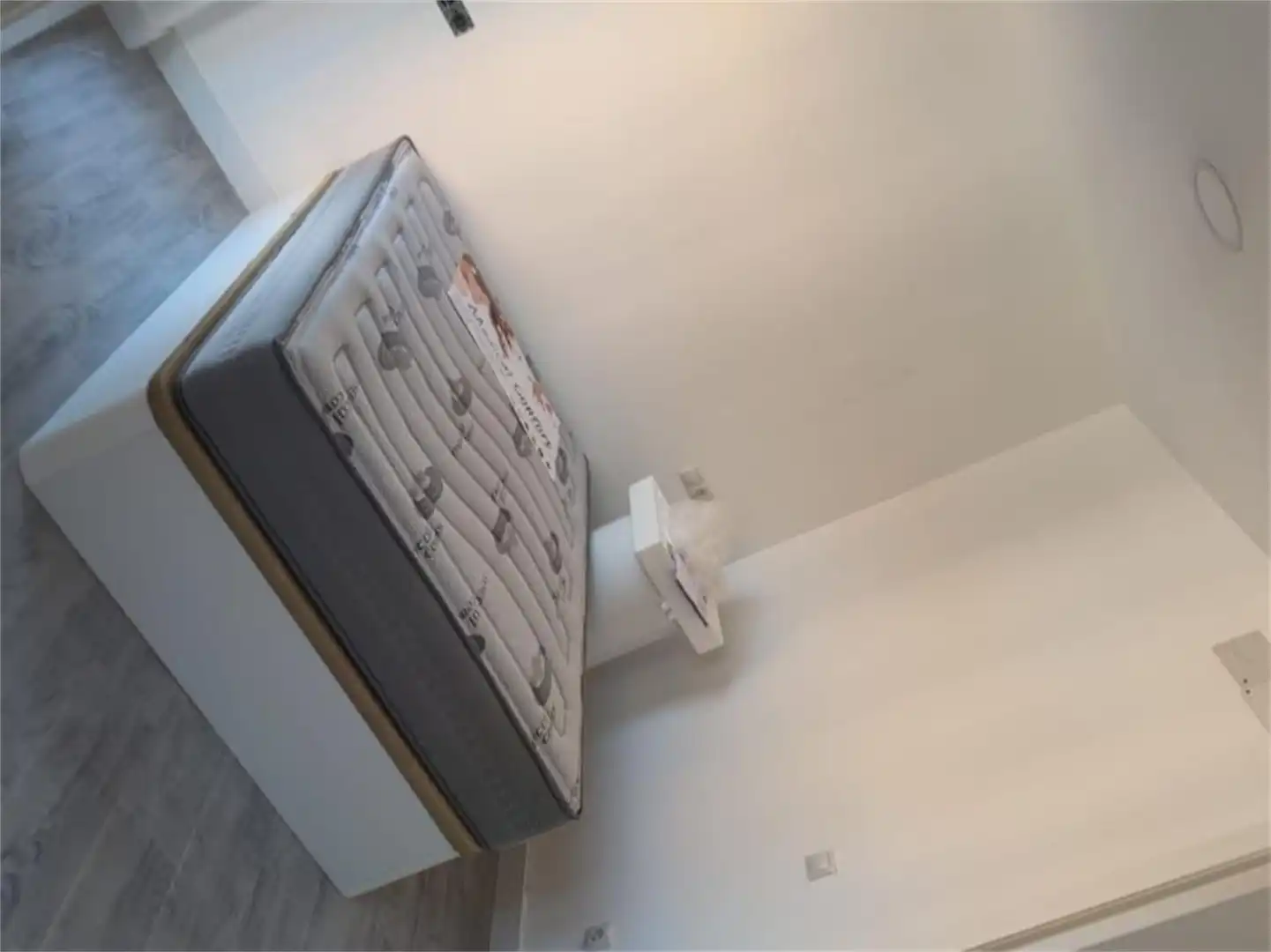 Dachboden zur Miete in Calle Borneo, Rollo - Puente Ladrillo Schlafzimmer von Dachboden zur Miete in Salamanca mit Heizung, Terrasse und Abstellraum