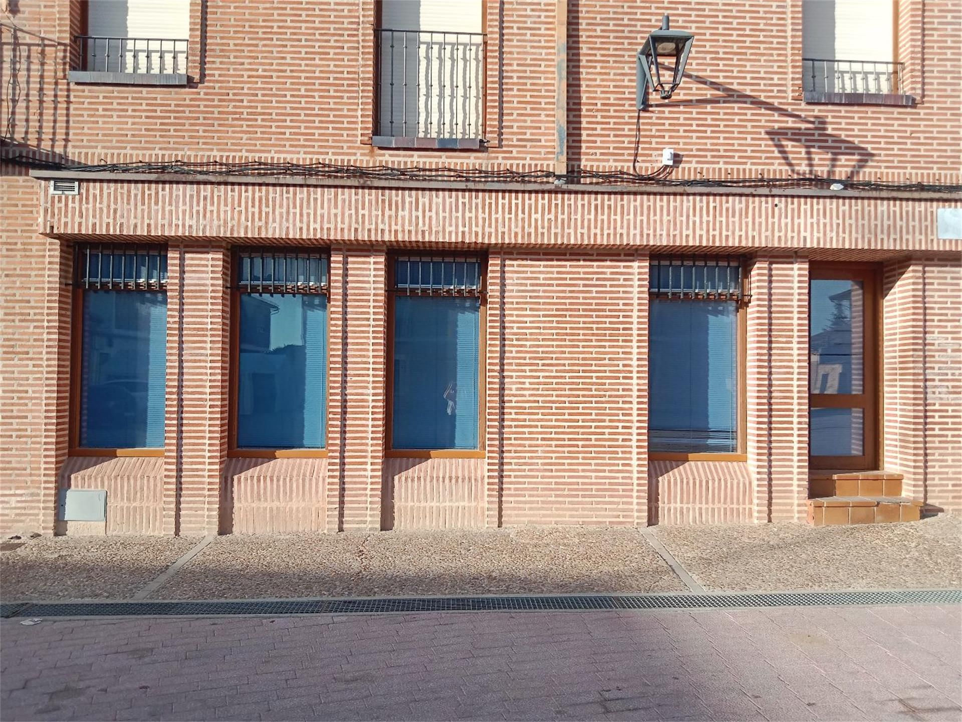 Exterior view of Premises to rent in Serrada  with Air Conditioner and Heating