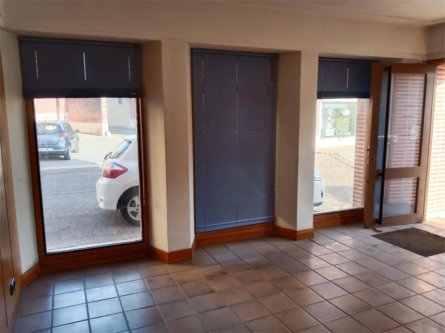 Commercial properties for rent in Serrada  with Air Conditioner and Heating