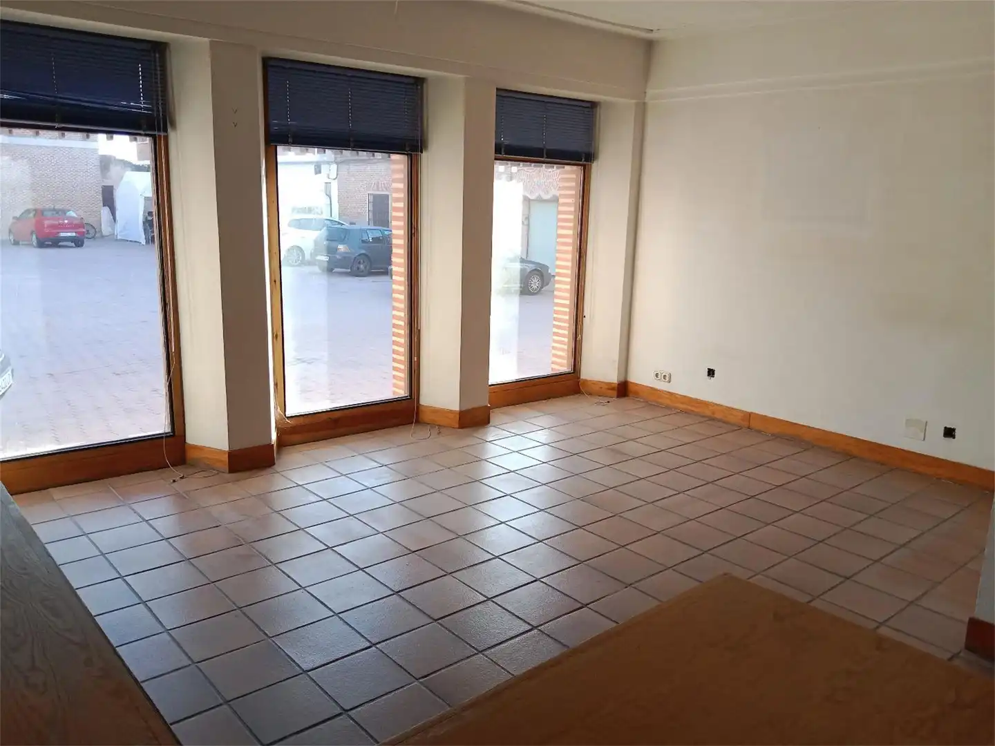 Commercial properties for rent in Serrada  with Air Conditioner and Heating