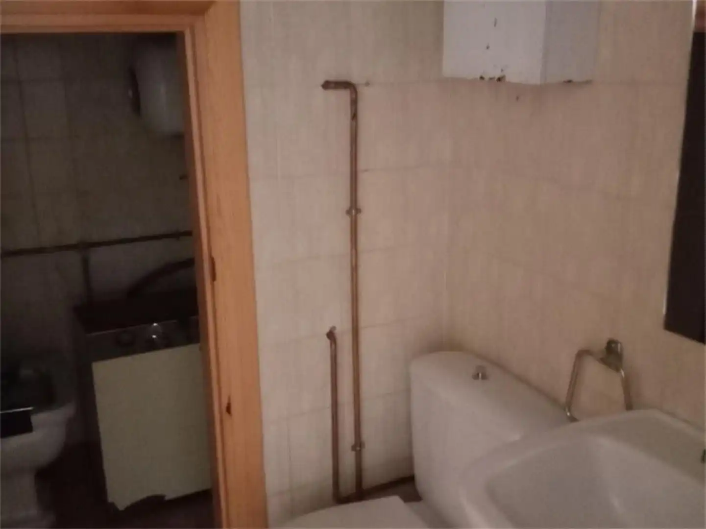 Bathroom of Commercial properties for rent in Serrada  with Air Conditioner and Heating