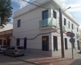 Exterior view of Single-family semi-detached for sale in Mairena del Alcor  with Air Conditioner, Terrace and Balcony