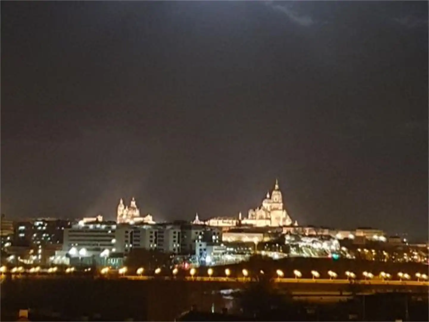 Vista exterior de Piso para compartir en Salamanca con Aire acondicionado, Calefacción y Jardín privado