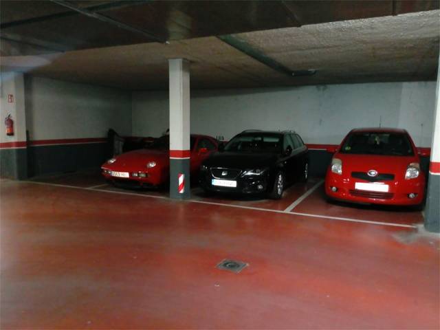 Garaje en Venta en Calle de la Cornada de Navarra en PAU de Carabanchel