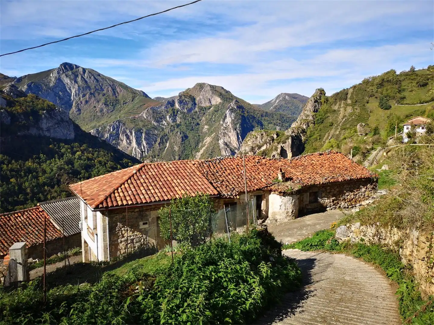 Detached homes for sale in Lugar Urria, Somiedo Exterior view of Detached homes for sale in Somiedo