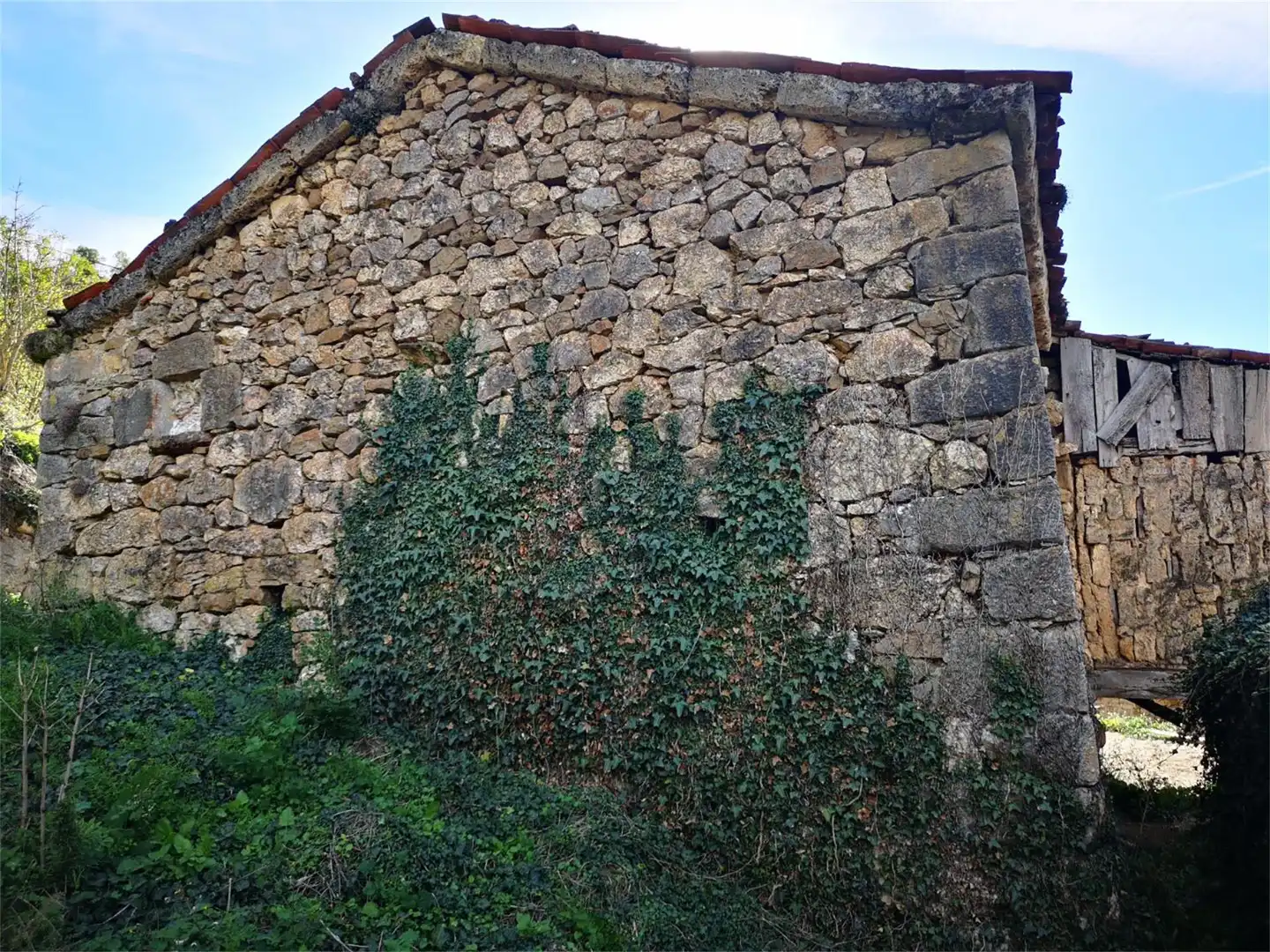 Detached homes for sale in Lugar Urria, Somiedo Exterior view of Detached homes for sale in Somiedo