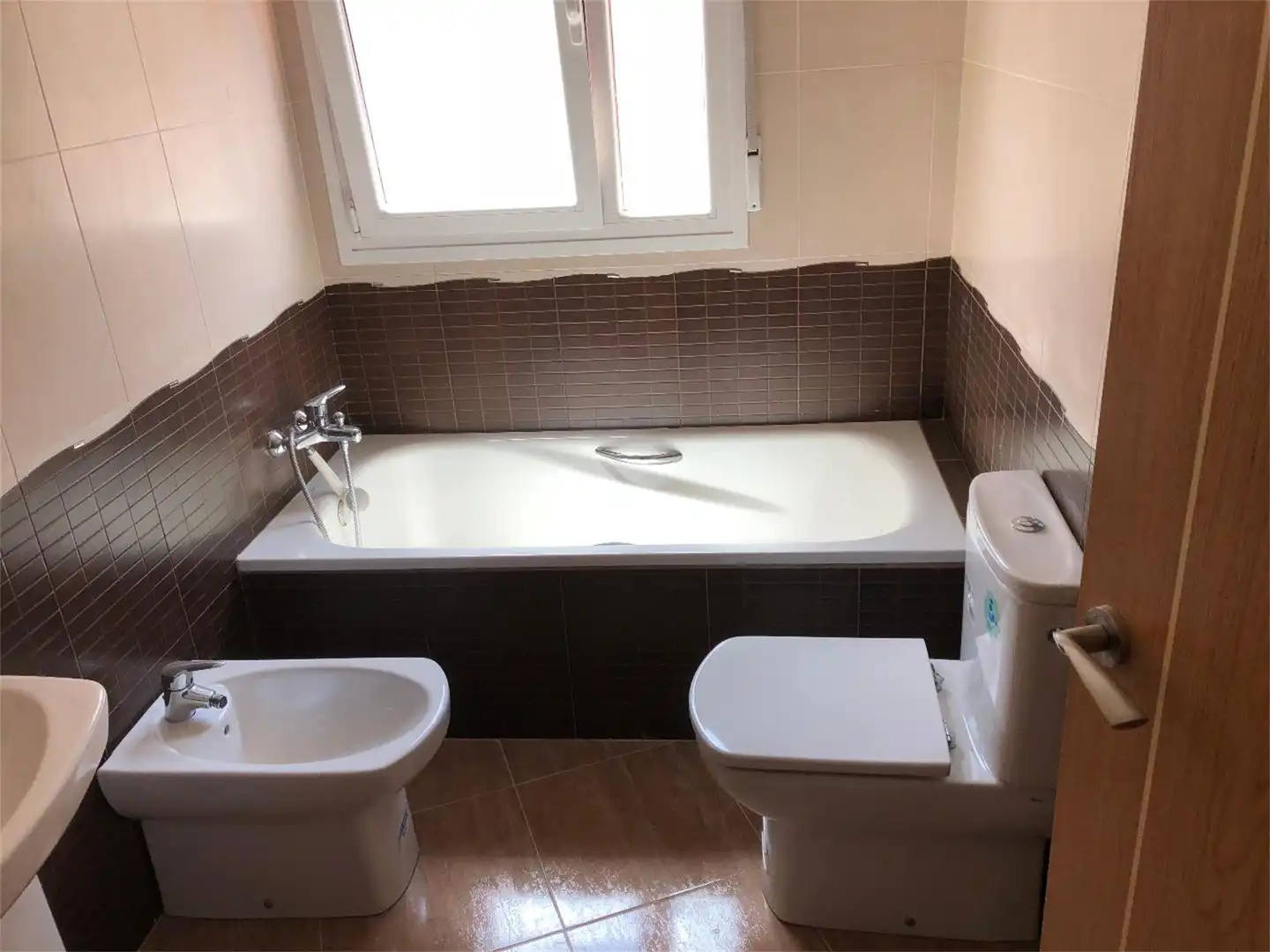 Flat for rent in Calle Alta del Pilar, Villarejo de Fuentes Bathroom of Flat for rent in Villarejo de Fuentes with Air Conditioner