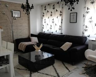 Sala d'estar de Dúplex en venda en Ponferrada amb Aire condicionat i Terrassa