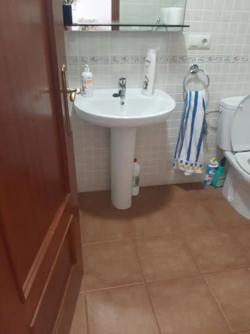 Bany de Planta baixa en venda en Elche de la Sierra amb Moblat, Forn i Rentadora