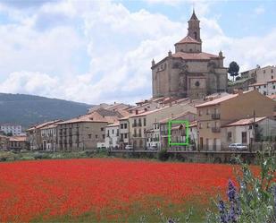 Vista exterior de Pis en venda en Orihuela del Tremedal amb Jardí privat, Terrassa i Balcó