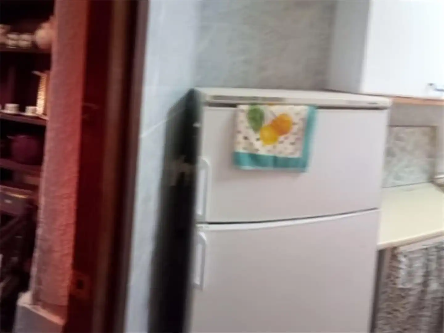 Casa adosada en venda a Calle Doctores Durán, Poyales del Hoyo Cuina de Casa adosada en venda en Poyales del Hoyo amb Terrassa, Moblat i Balcó