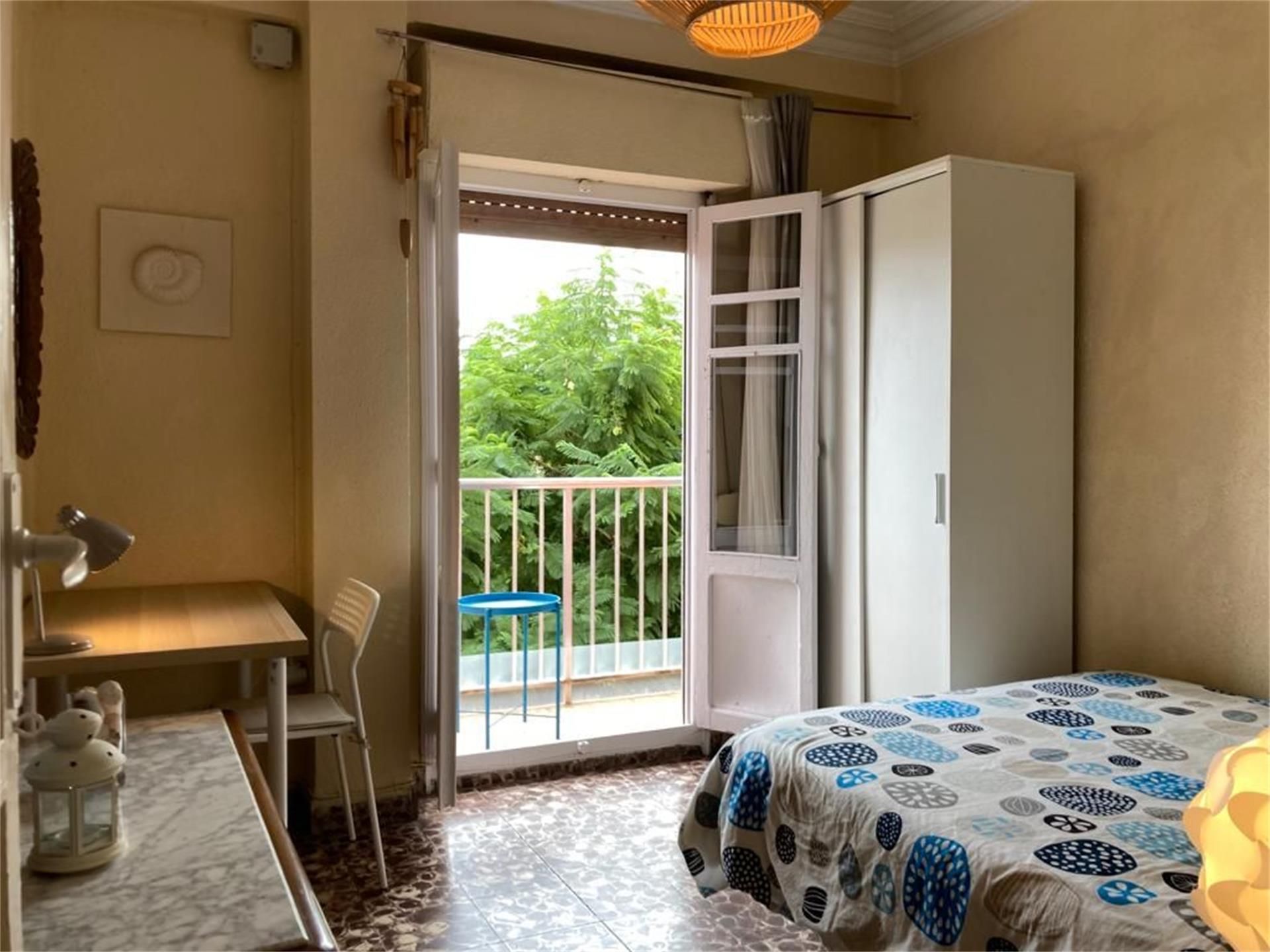 Bedroom of Flat to share in  Valencia Capital  with Air Conditioner, Heating and Furnished