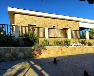 Vista exterior de Finca rústica en venda en Alfarp amb Aire condicionat, Terrassa i Piscina