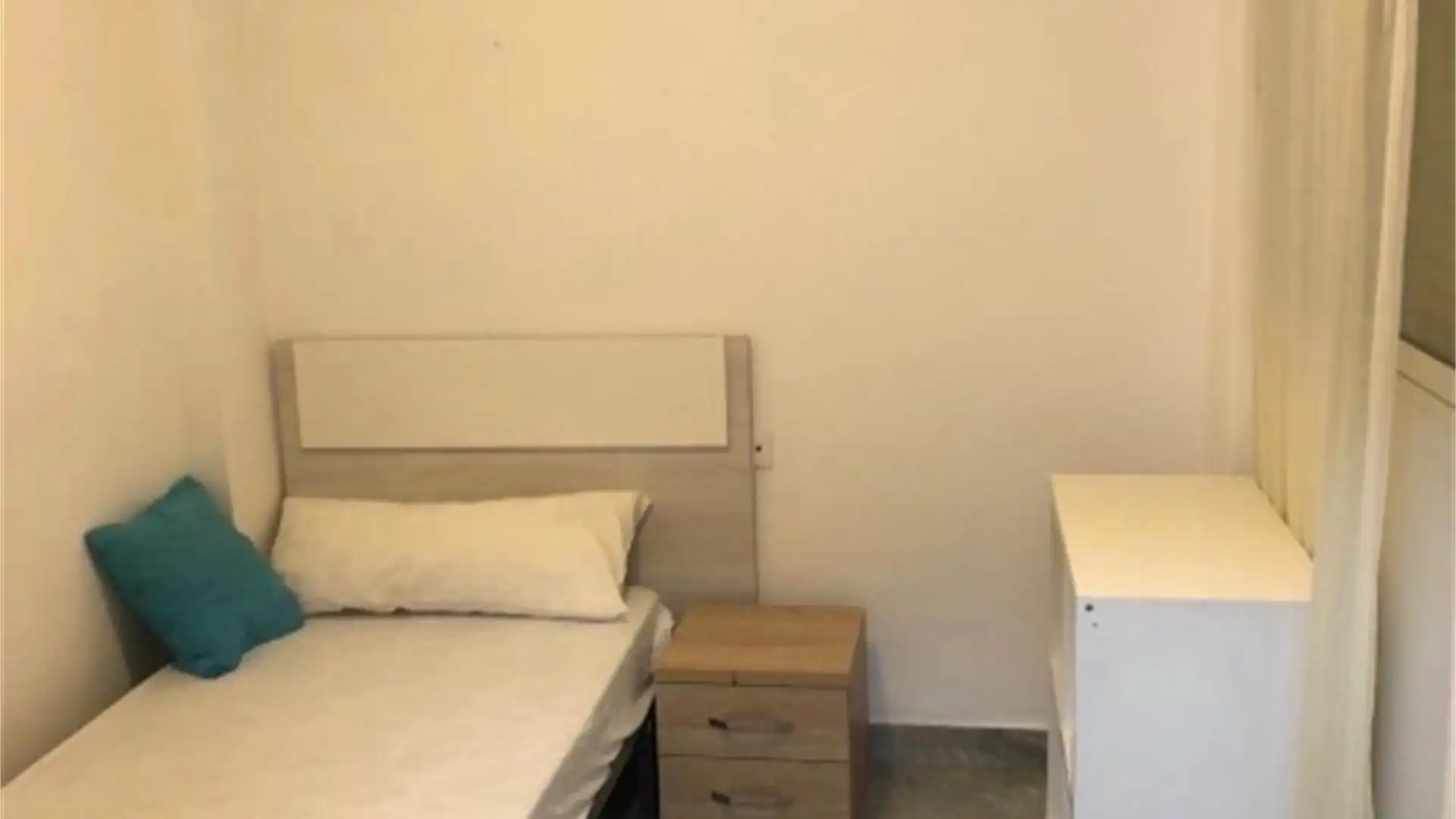 Habitación de Piso para compartir en Castellón de la Plana / Castelló de la Plana con Aire acondicionado, Calefacción y Amueblado