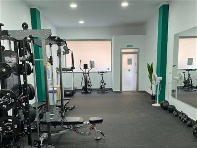 Local comercial en Alquiler en Calle Capitán Gaspar Ortiz en Sector V