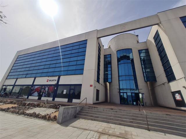 Oficina en Venta en Avenida Leonardo da Vinci en Los Olivos - Los Ángeles