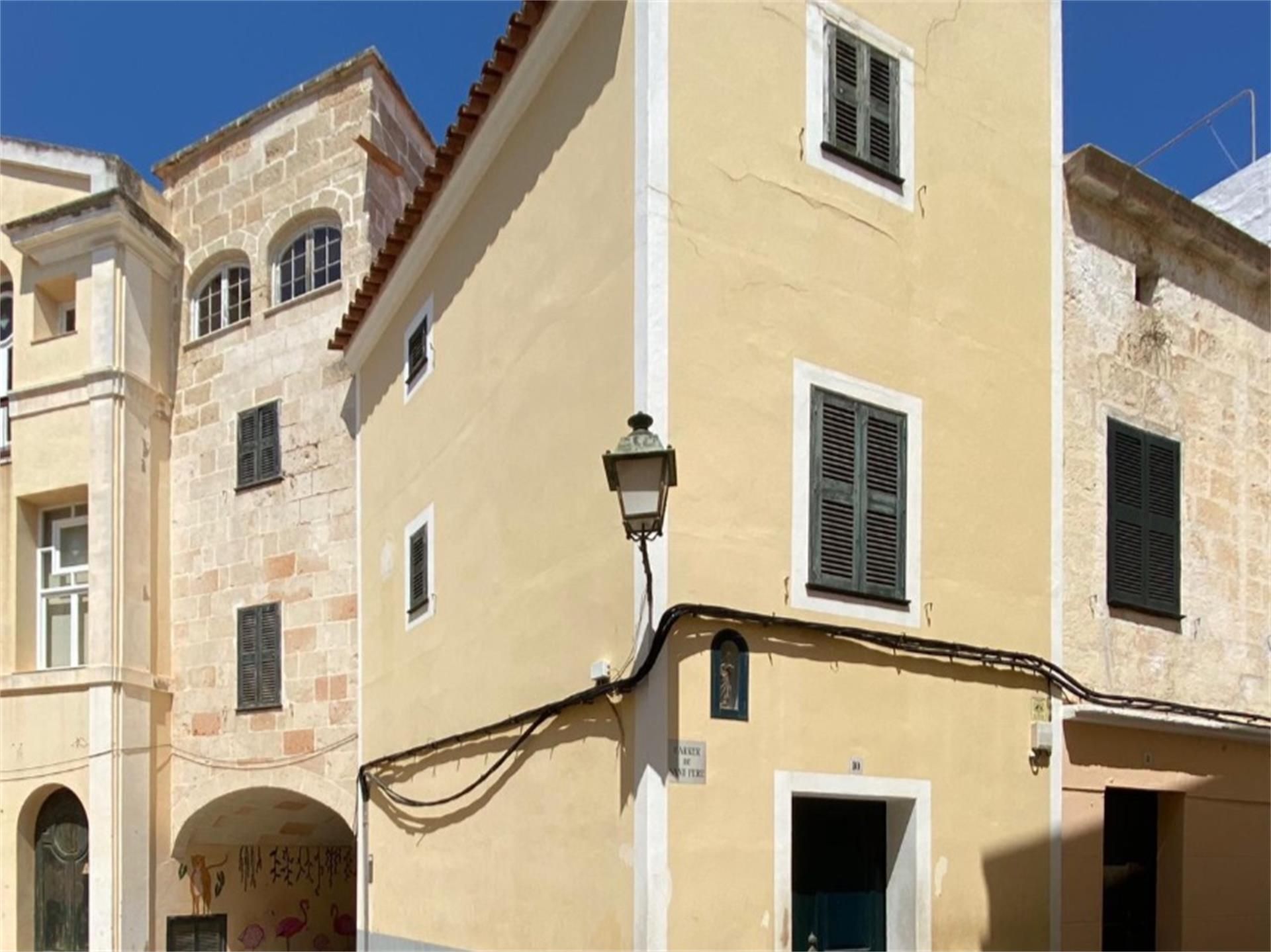 Vista exterior de Casa adosada en venda en Ciutadella de Menorca