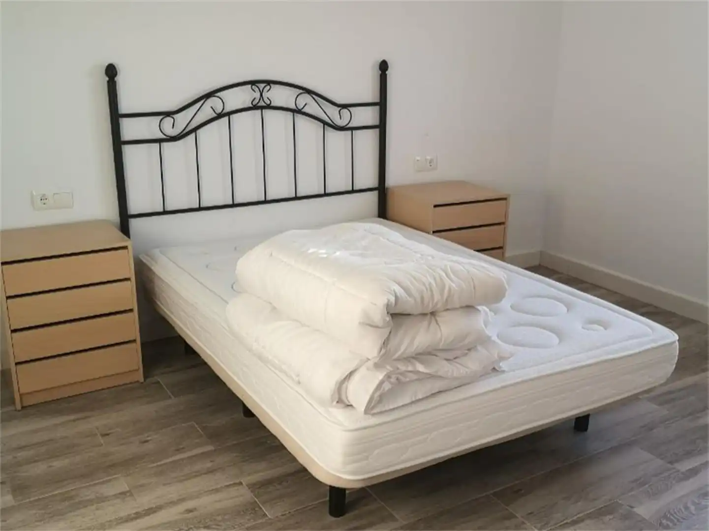 Zimmer in Hispanidad - Vivar Téllez Schlafzimmer von Einfamilien-Reihenhaus zur untervermieten in Vélez-Málaga mit Privatgarten, Terrasse und Möbliert
