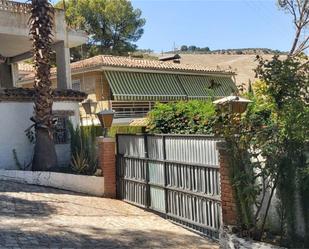 Vista exterior de Casa o xalet en venda en  Jaén Capital amb Aire condicionat, Terrassa i Piscina