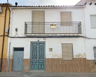 Vista exterior de Finca rústica en venda en Peal de Becerro amb Terrassa i Balcó