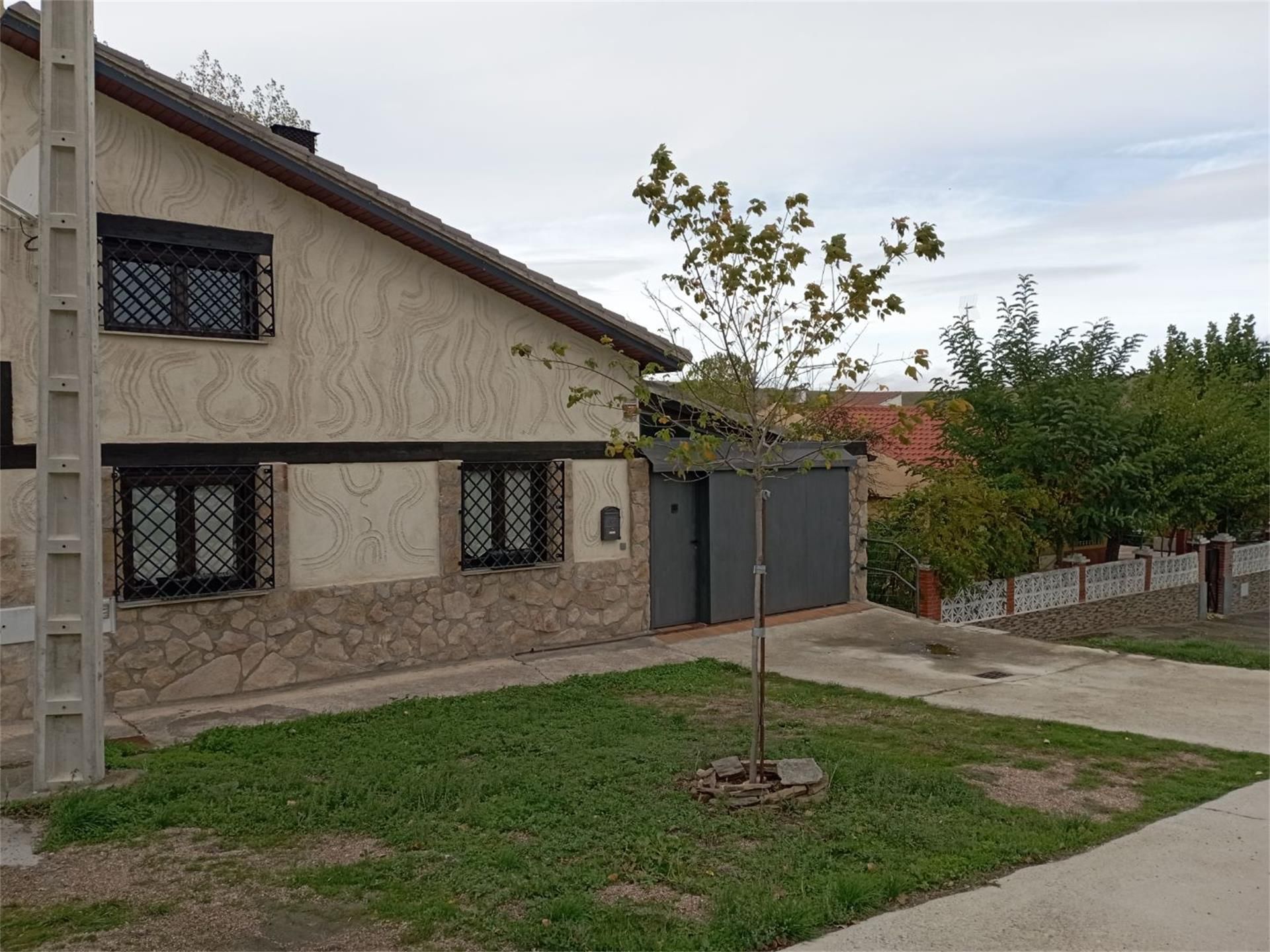 Exterior view of House or chalet for sale in Mozárbez  with Heating, Private garden and Internet