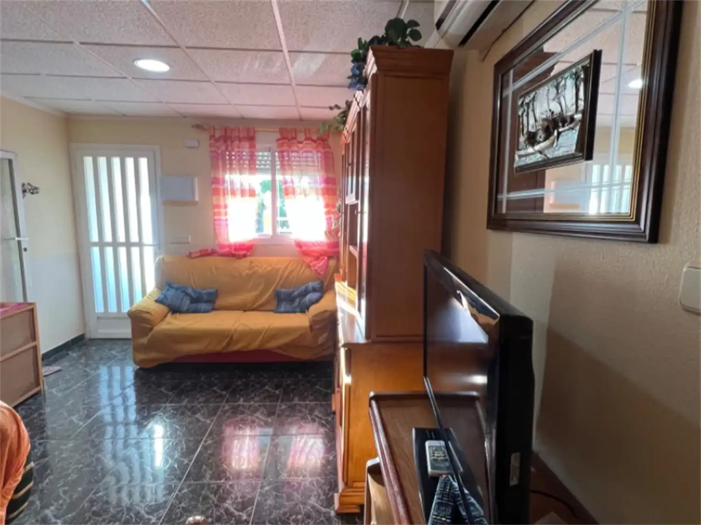Houses for sale in Autovía de la Manga Salida 11, Playa Honda - Playa Paraíso Living room of Houses for sale in Cartagena with Air Conditioner, Terrace and Swimming Pool