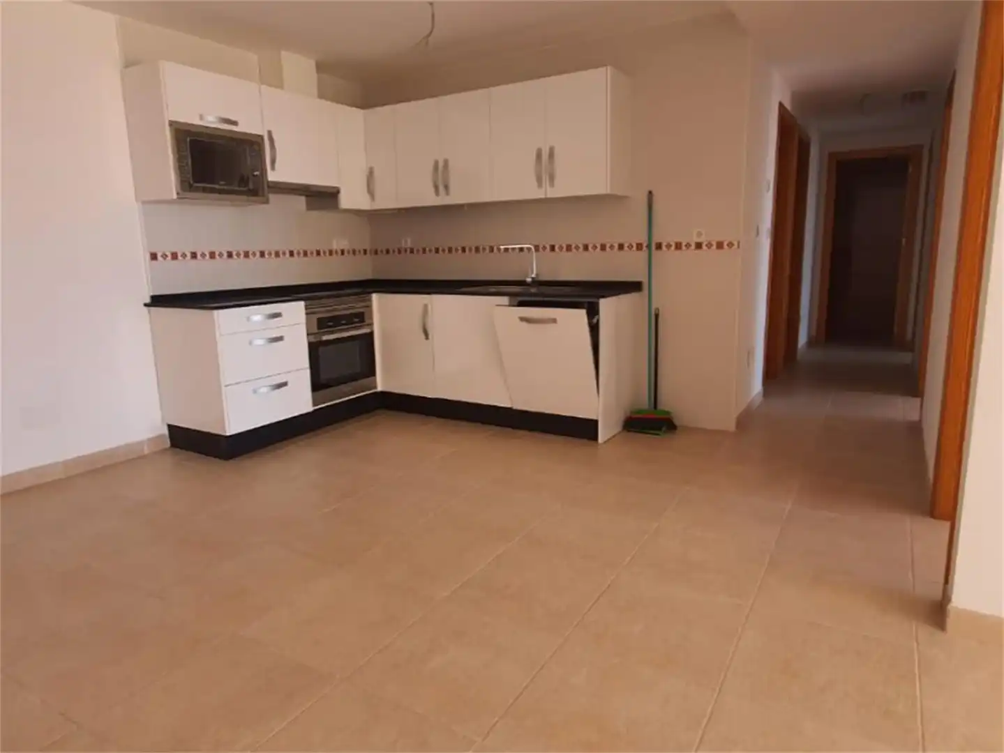 Wohnung zum Verkauf in Calle Vázquez Montalbán, 9, El Hornillo Küche von Wohnung zum Verkauf in Águilas mit Schwimmbad und Balkon