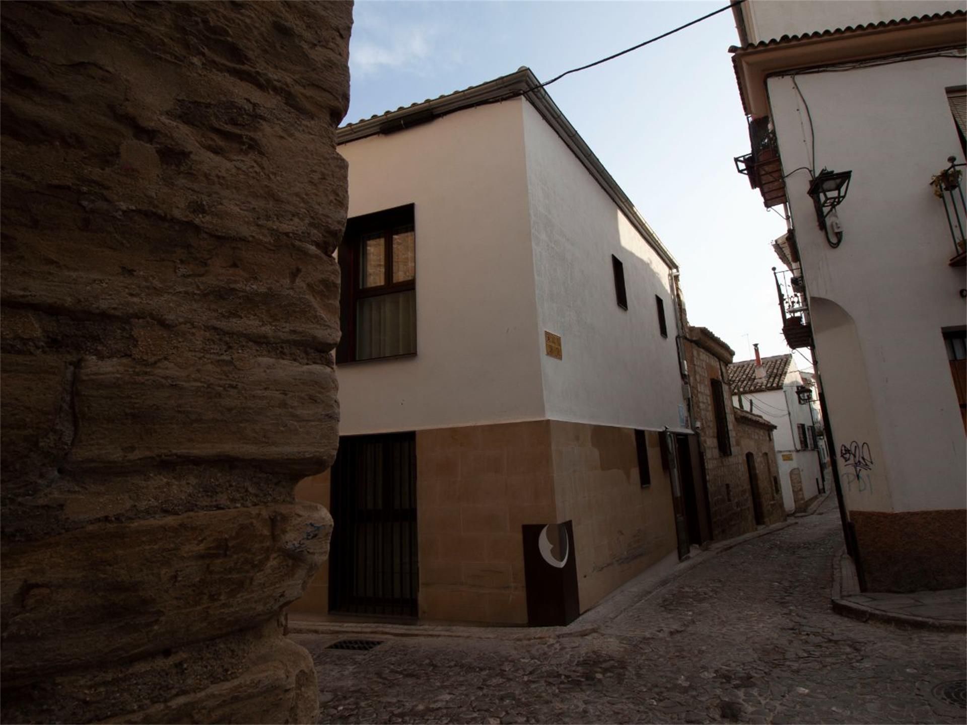 Exterior view of Single-family semi-detached for sale in Úbeda  with Air Conditioner, Heating and Parquet flooring