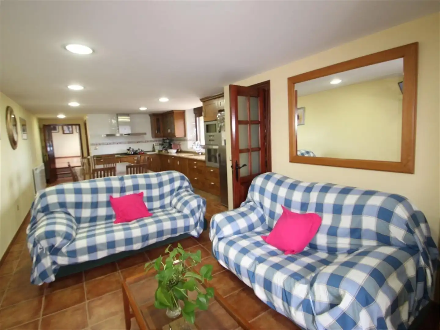 Casa o chalet en venta en Urbanización La Peñía, Valdáliga Sala de estar de Casa o chalet en venta en Valdáliga con Calefacción, Parquet y Terraza