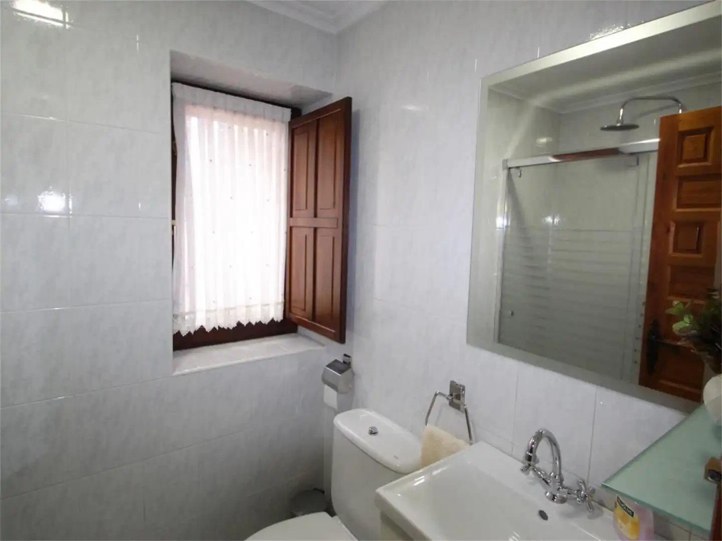 Casa o chalet en venta en Urbanización La Peñía, Valdáliga Baño de Casa o chalet en venta en Valdáliga con Calefacción, Parquet y Terraza