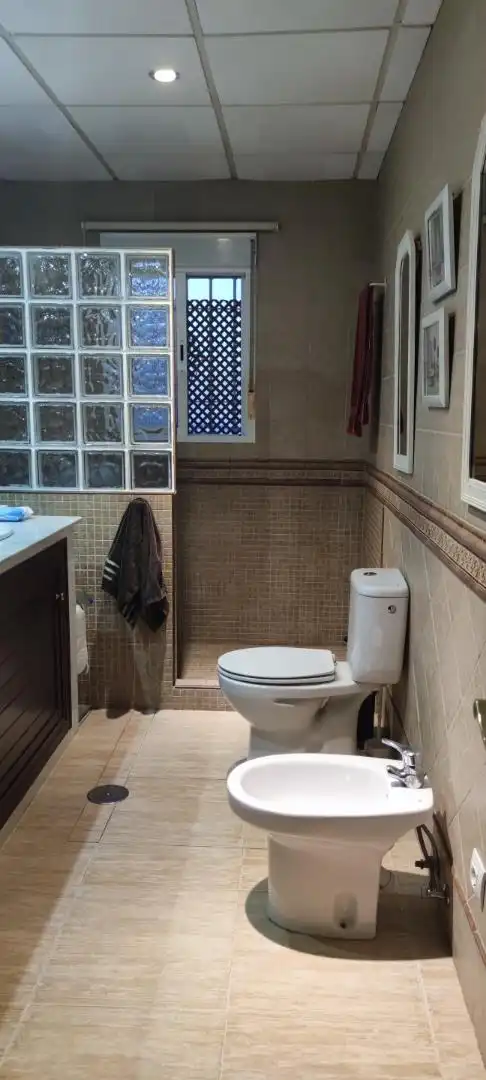Country house zum Verkauf in Calle Vereda de la Conchuela, El Higuerón Badezimmer von Country house zum Verkauf in Córdoba Capital mit Klimaanlage und Schwimmbad