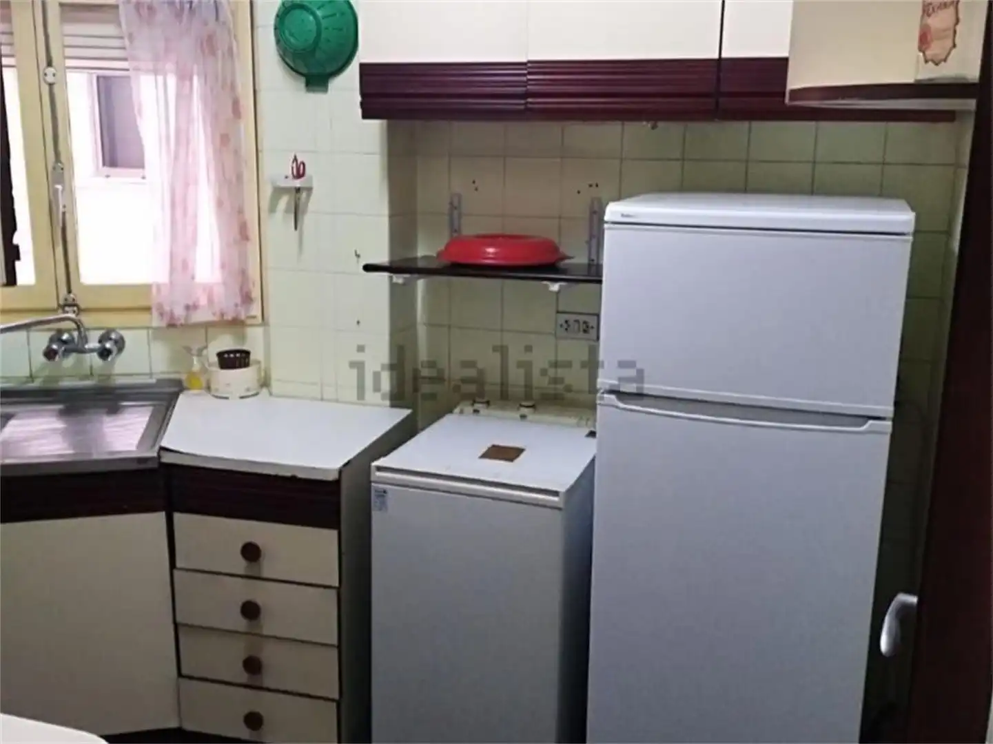 Piso en venta en Calle de Adrada de Haza, Portazgo Cocina de Piso en venta en Madrid con Aire acondicionado, Calefacción y Amueblado