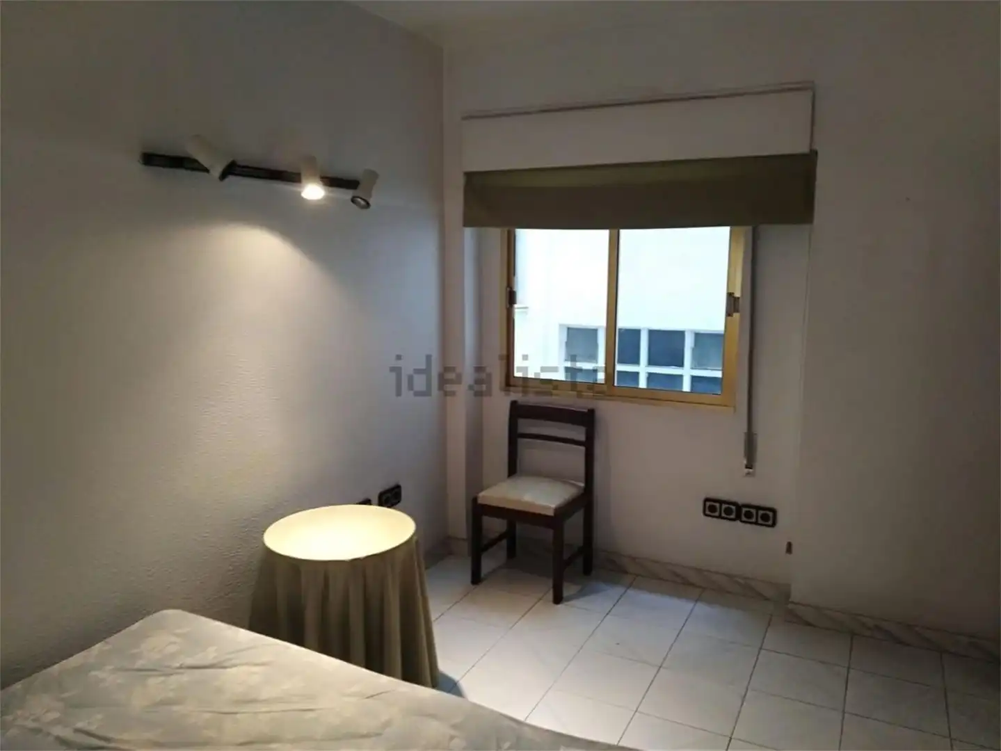 Piso en venta en Calle de Adrada de Haza, Portazgo Habitación de Piso en venta en Madrid con Aire acondicionado, Calefacción y Amueblado