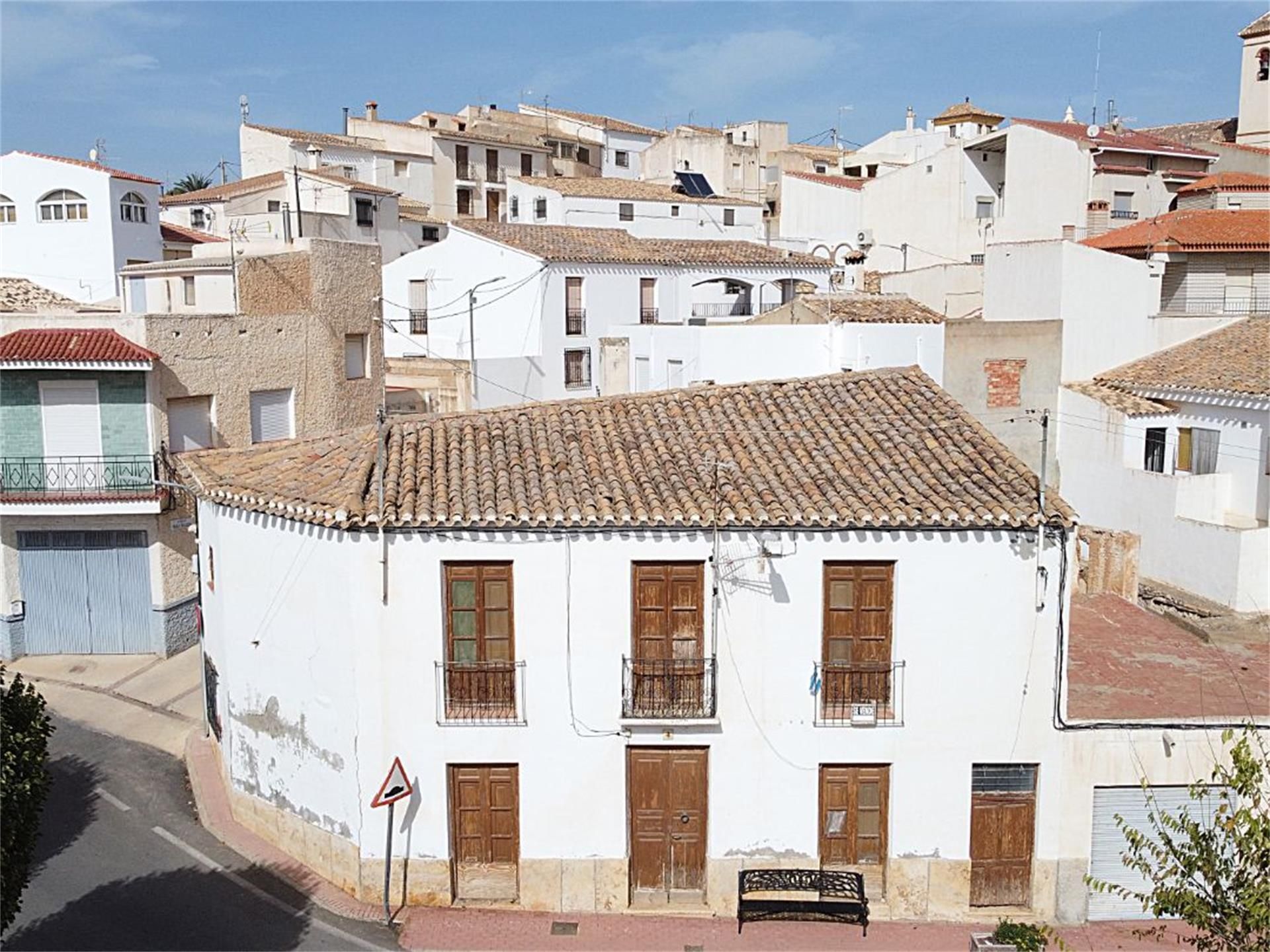 Vista exterior de Casa adosada en venda en Taberno amb Terrassa i Balcó