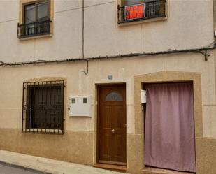 Vista exterior de Casa adosada en venda en El Bonillo amb Terrassa