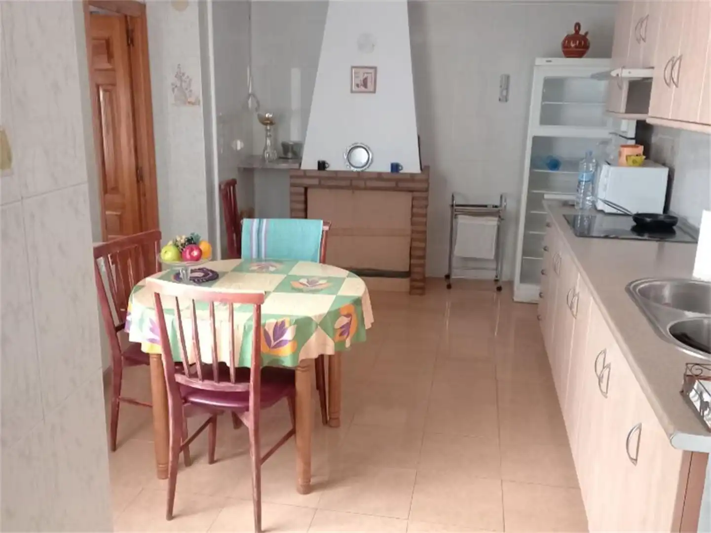 Küche von Einfamilien-Reihenhaus zum Verkauf in El Bonillo mit Heizung, Terrasse und Abstellraum