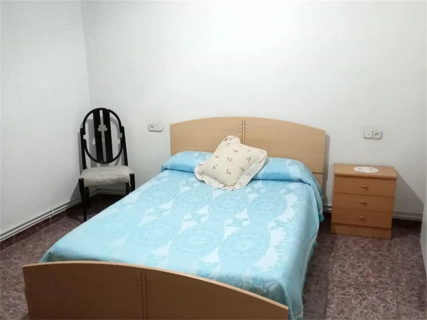 Schlafzimmer von Einfamilien-Reihenhaus zum Verkauf in El Bonillo mit Heizung, Terrasse und Abstellraum