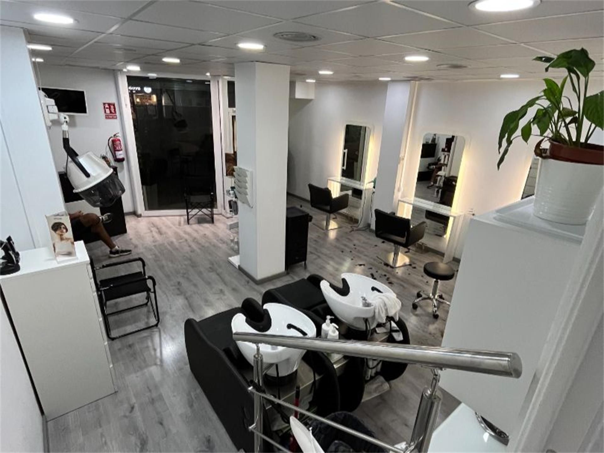 Local en venda en Ripollet amb Aire condicionat, Calefacció i Parquet