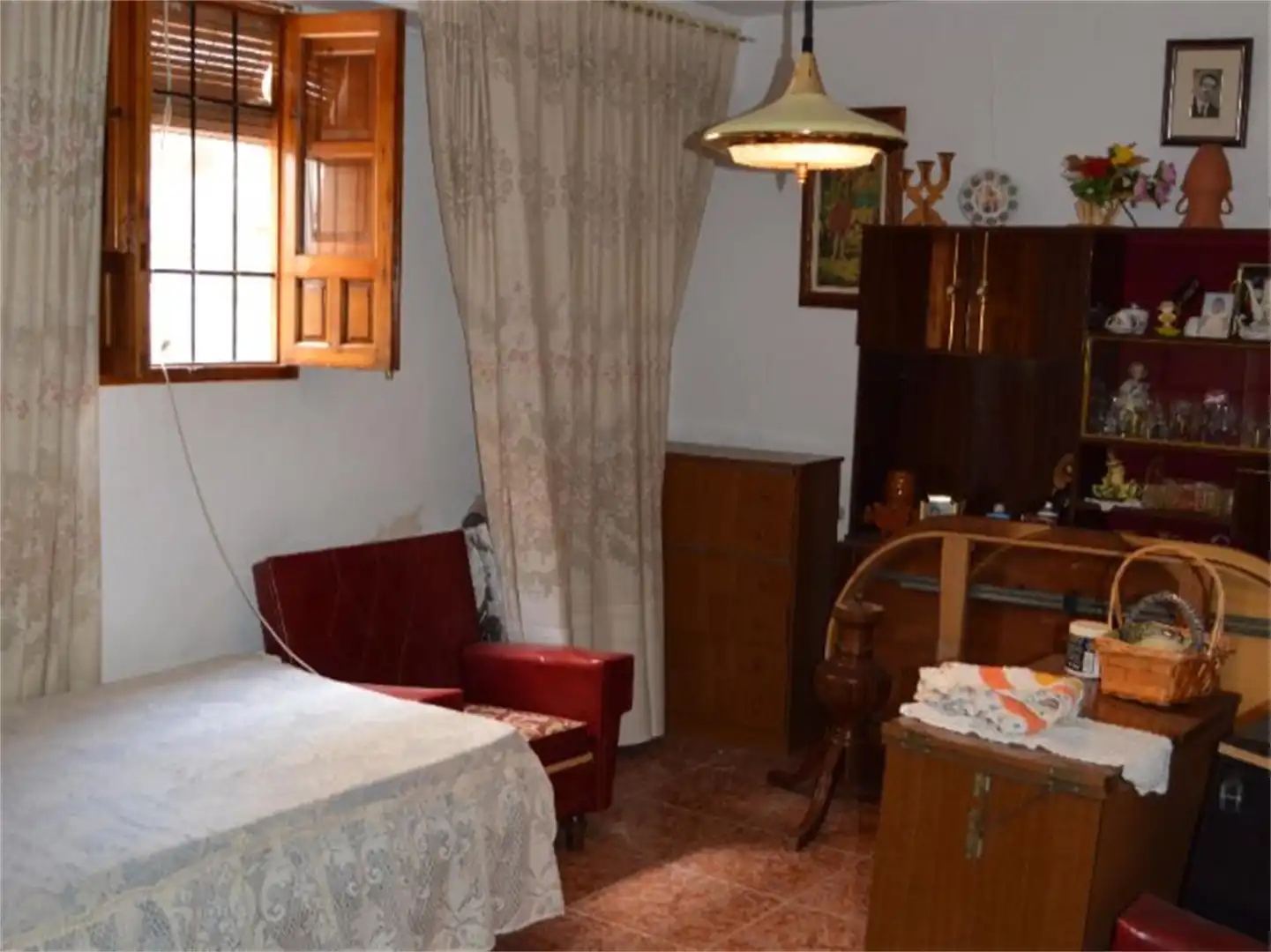 Habitación de Casa adosada en venta en Cuevas Bajas con Terraza y Balcón