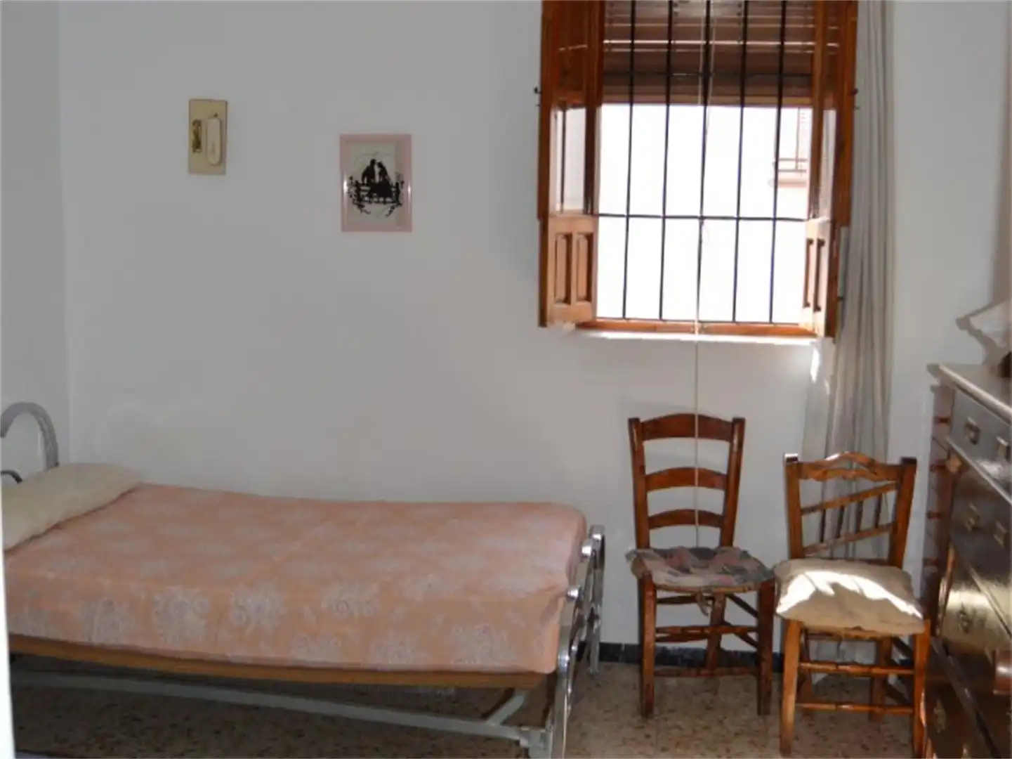 Habitación de Casa adosada en venta en Cuevas Bajas con Terraza y Balcón
