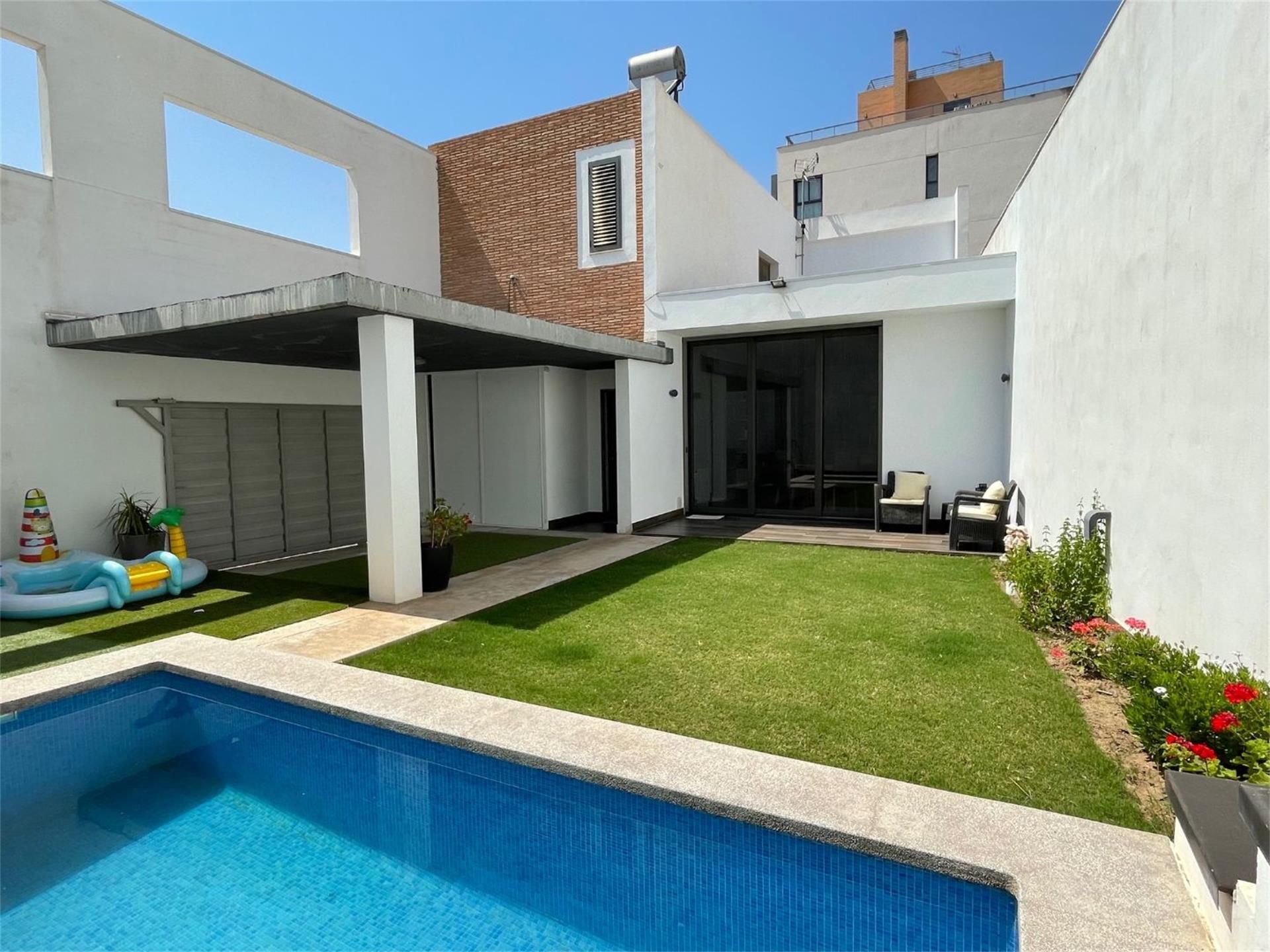 Swimming pool of House or chalet for sale in Vinalesa  with Air Conditioner, Heating and Private garden