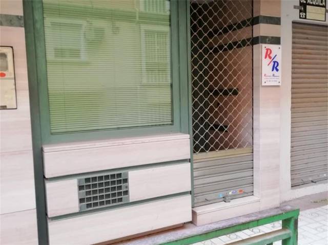 Local comercial en Alquiler en Calle El Purche en Crta. De la Sierra