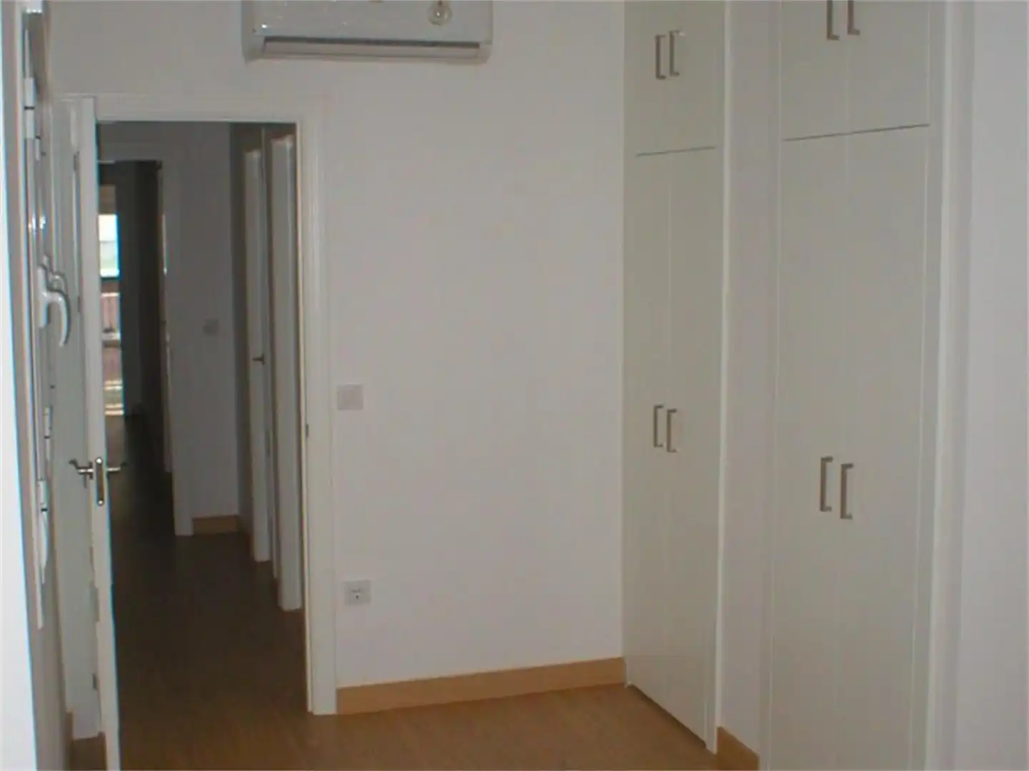 Office for rent in Avenida República Argentina, Triana Casco Antiguo Office for rent in Sevilla with Air Conditioner, Heating and Parquet flooring