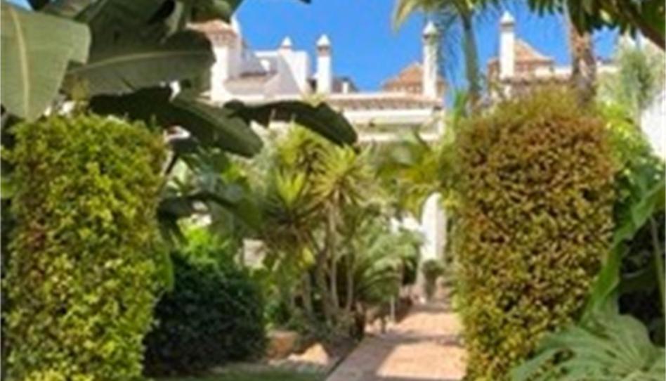 Piso de alquiler en Calle Rossini, Sierra Blanca, Málaga - imagen 1 Foto 1 de Piso de alquiler en Calle Rossini, Sierra Blanca, Málaga