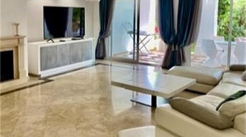 Piso de alquiler en Calle Rossini, Sierra Blanca, Málaga - imagen 2 Foto 2 de Piso de alquiler en Calle Rossini, Sierra Blanca, Málaga