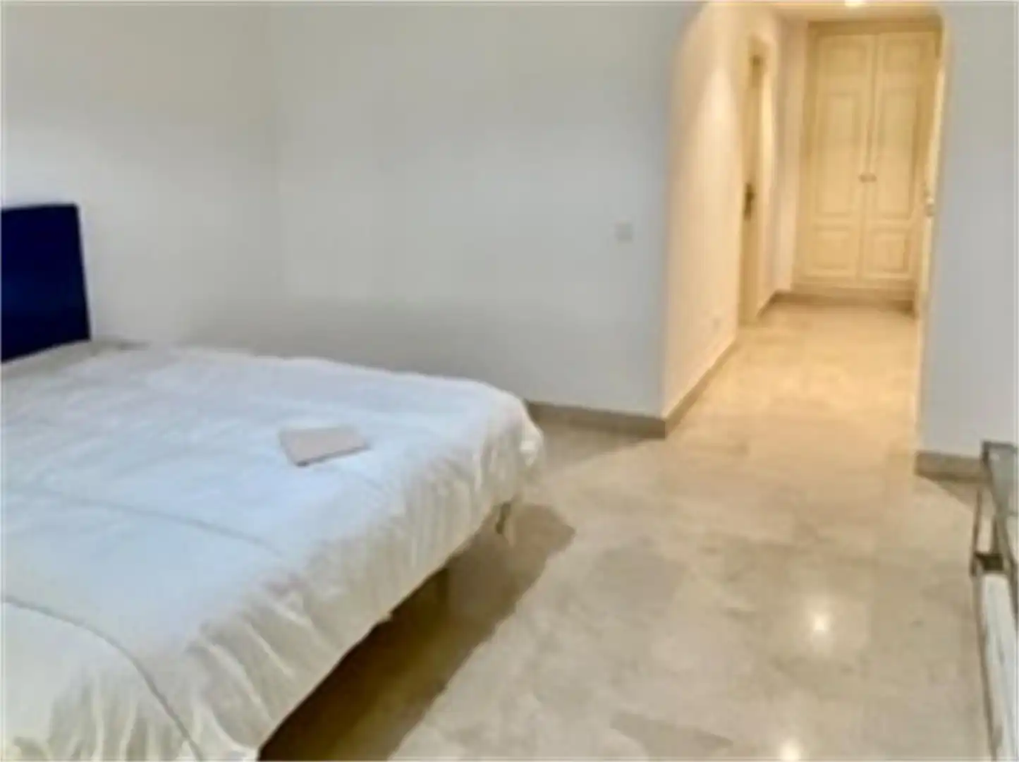 Habitación de Piso de alquiler en Marbella con Aire acondicionado, Calefacción y Jardín privado