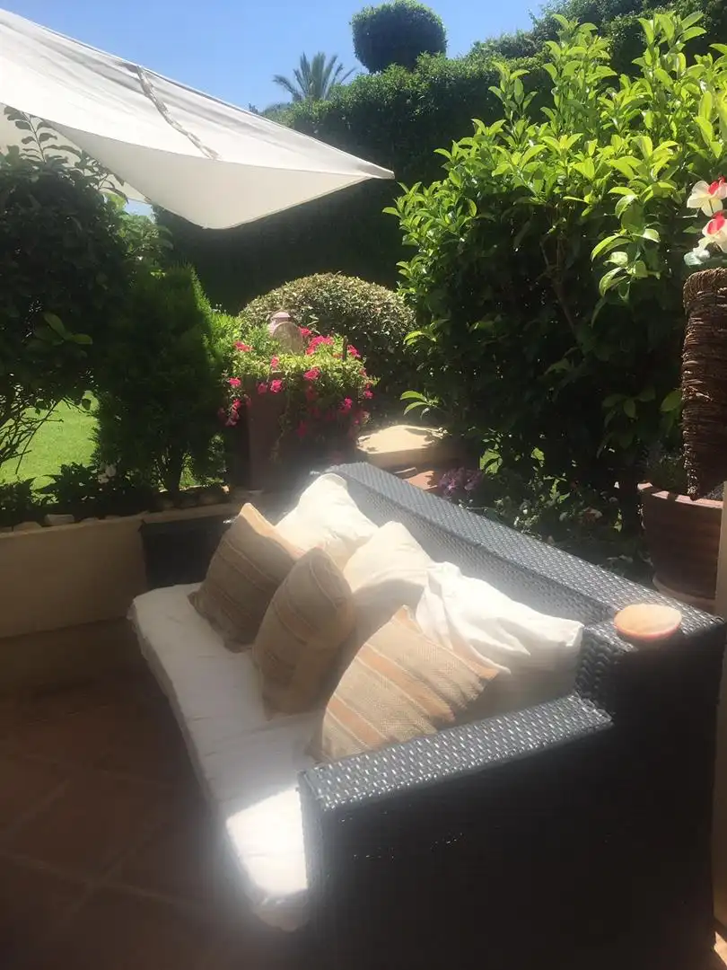 Zimmer in Avenida Joaquín Sorolla, La Zagaleta Garten von Wohnung zur untervermieten in Benahavís mit Klimaanlage, Heizung und Privatgarten