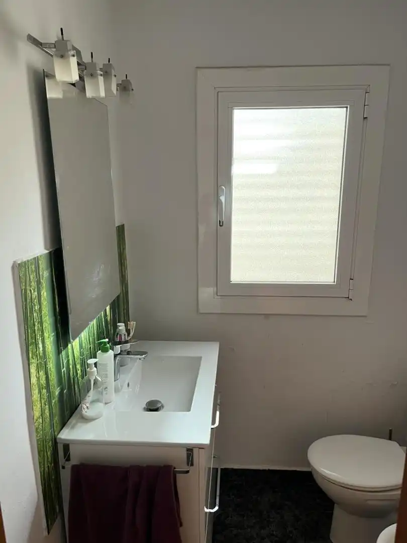 Badezimmer von Wohnung zum Verkauf in Terrassa mit Klimaanlage